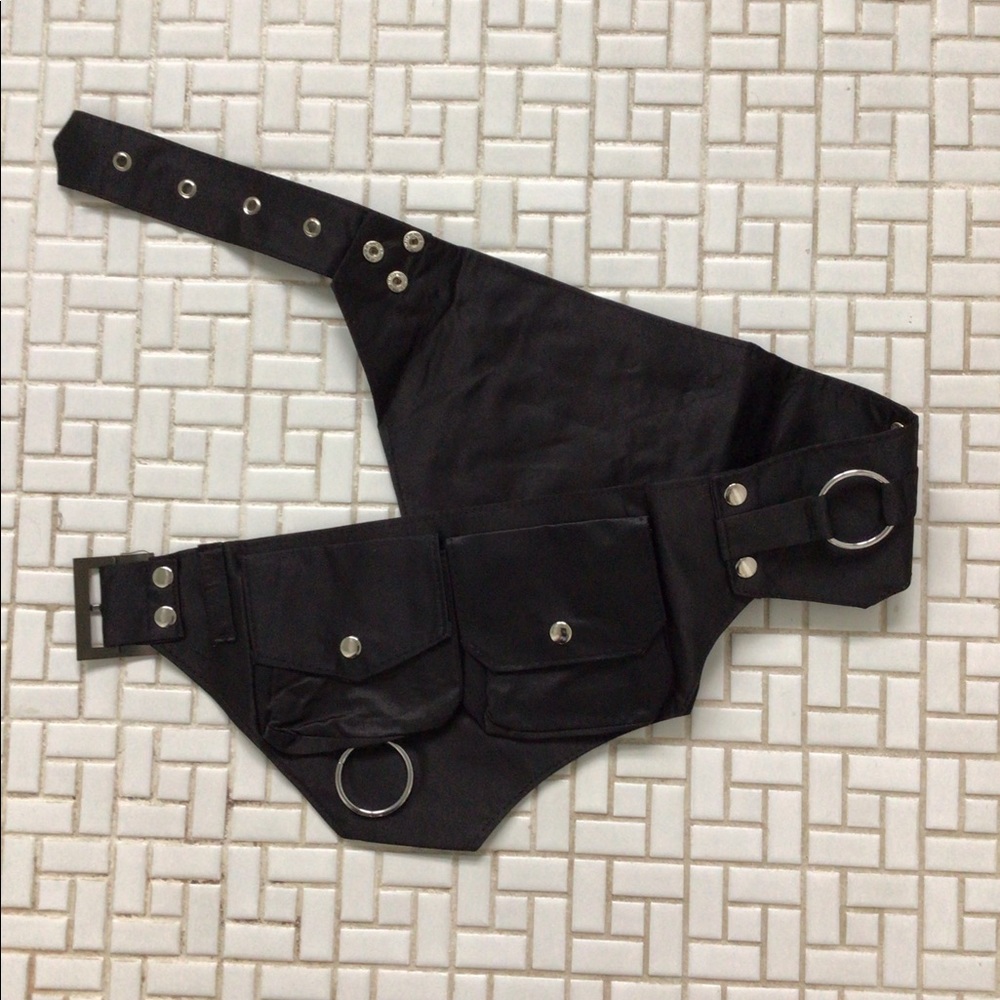 Fanny pack, belt bag, cross body, however you want to wear it.